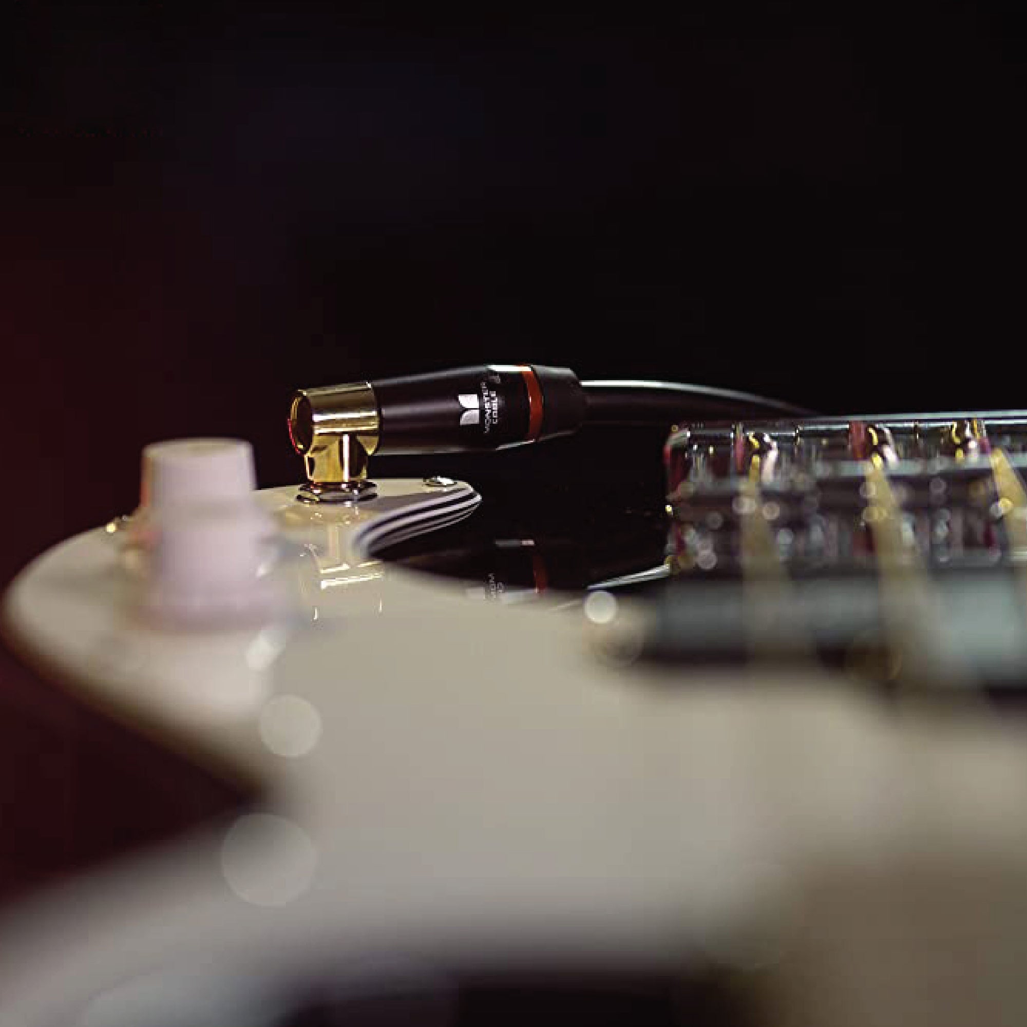 Right Angle Aux Cable